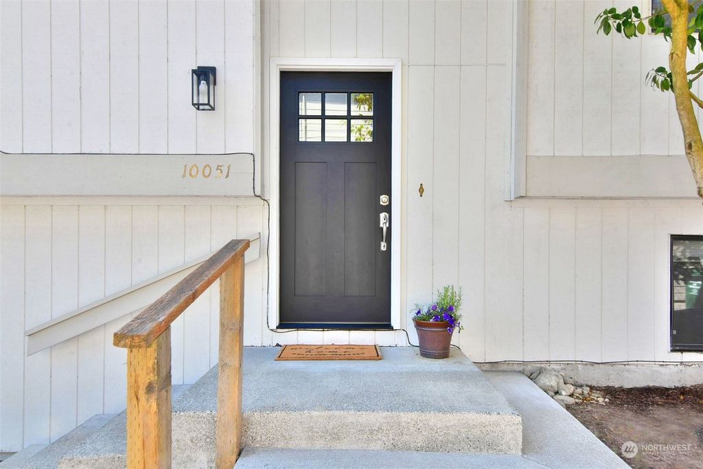 Photo of 10051 8th Avenue NW, Seattle, WA 98177 (MLS # 2265309)