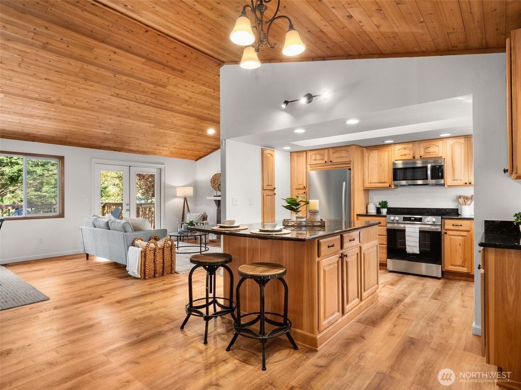 Photo of 43632 SE 143rd Place Pl, North Bend, WA 98045 (MLS # 2347508)