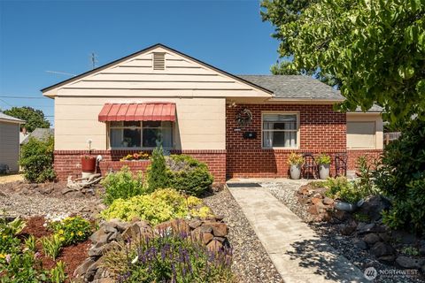 Photo of 43 Boyer Drive, Walla Walla, WA 99362 (MLS # 2412329)