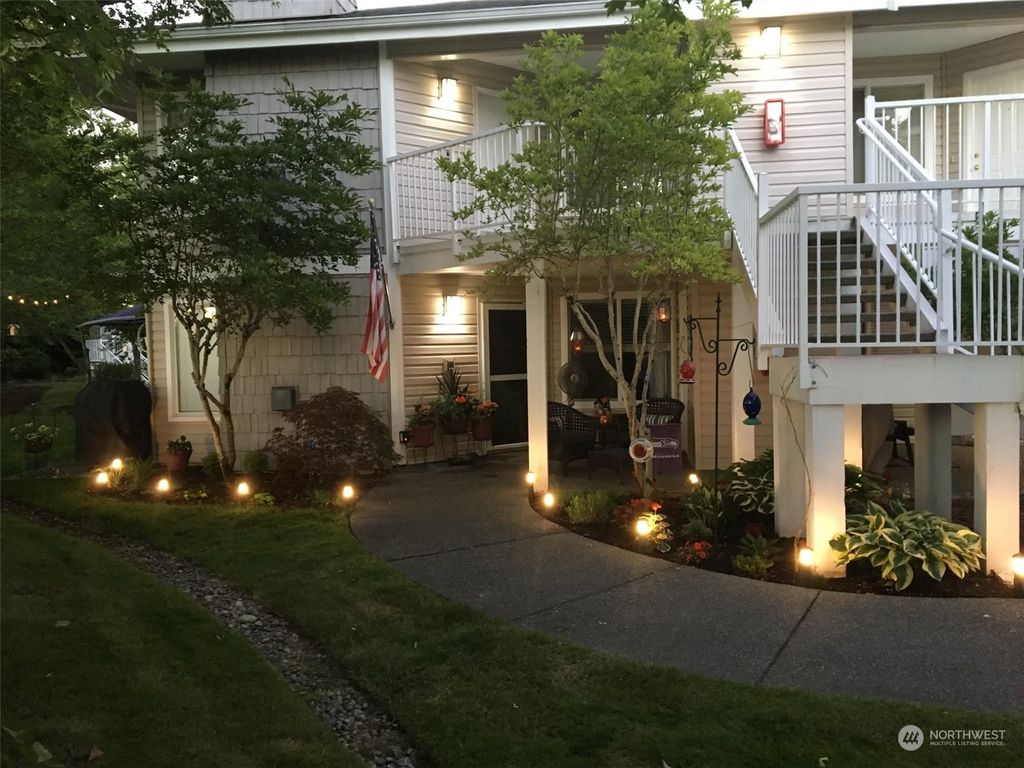 Photo of 11130 SE 208th Street #H104, Kent, WA 98031 (MLS # 2198485)