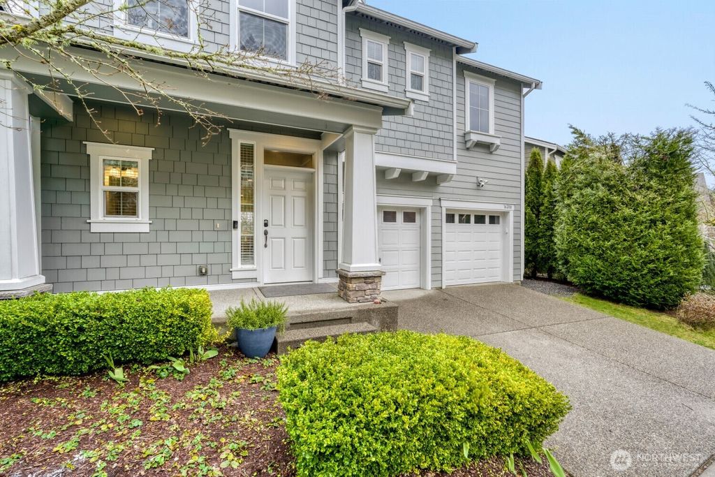 Photo of 16208 SE 51st Place, Bellevue, WA 98006 (MLS # 2495807)