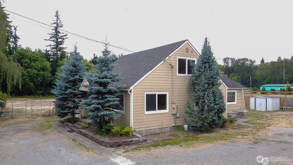 Photo of 2618 30th Avenue E, Tacoma, WA 98443 (MLS # 2516689)