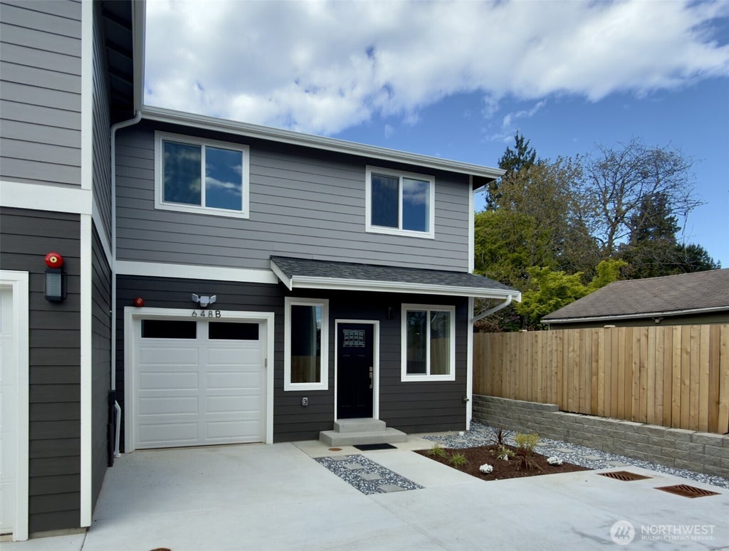 Photo of 648 B SW 139th Street, Burien, WA 98166 (MLS # 2576910)