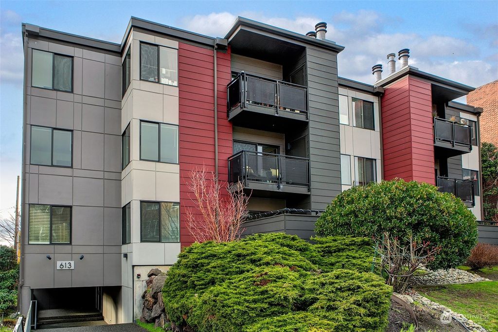 Photo of 613 4th Avenue W #201, Seattle, WA 98119 (MLS # 2330359)