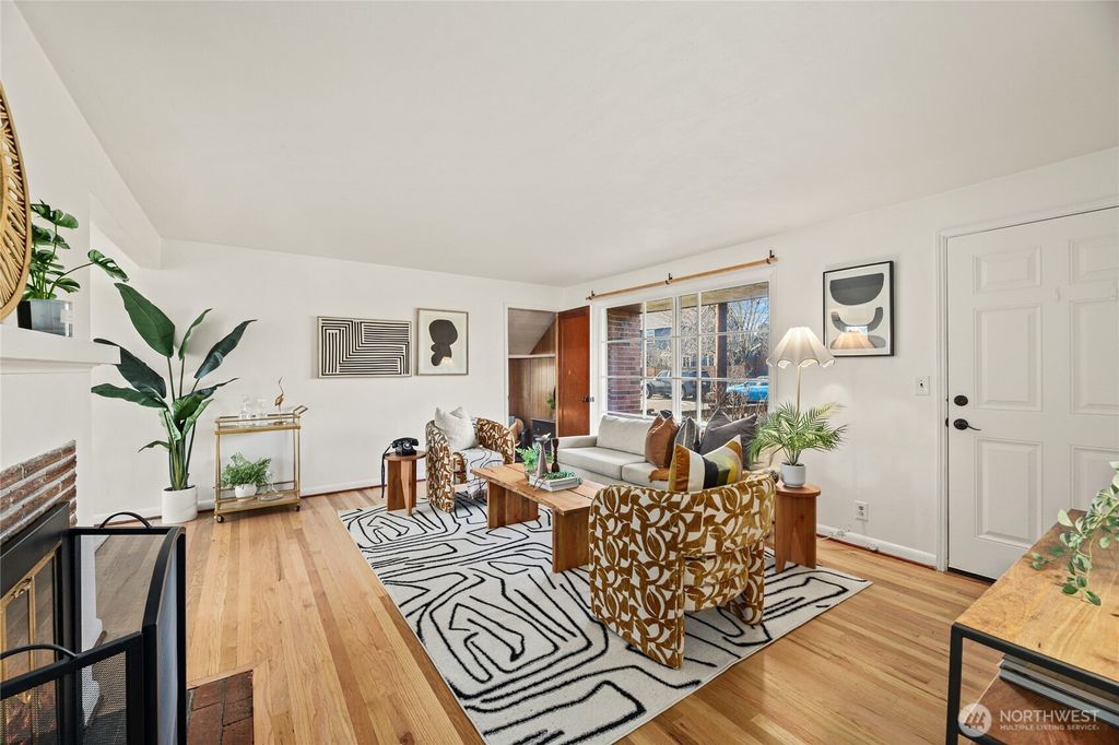 Photo of 5114 46th Avenue S, Seattle, WA 98118 (MLS # 2463554)