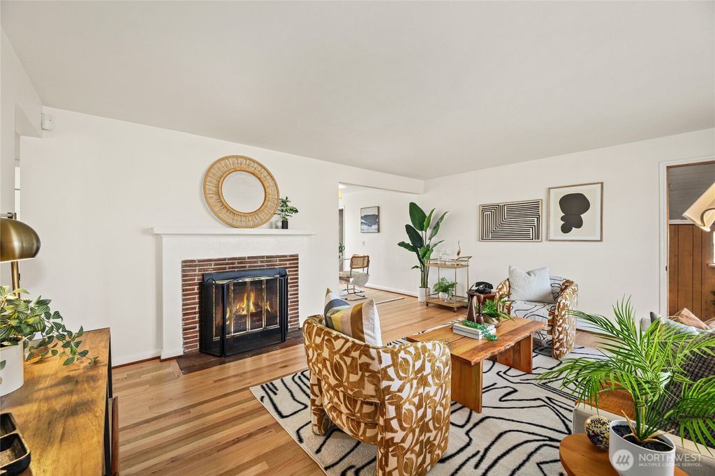 Photo of 5114 46th Avenue S, Seattle, WA 98118 (MLS # 2463554)