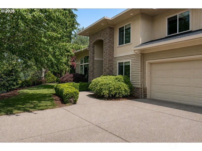 908 NE 224th Circle