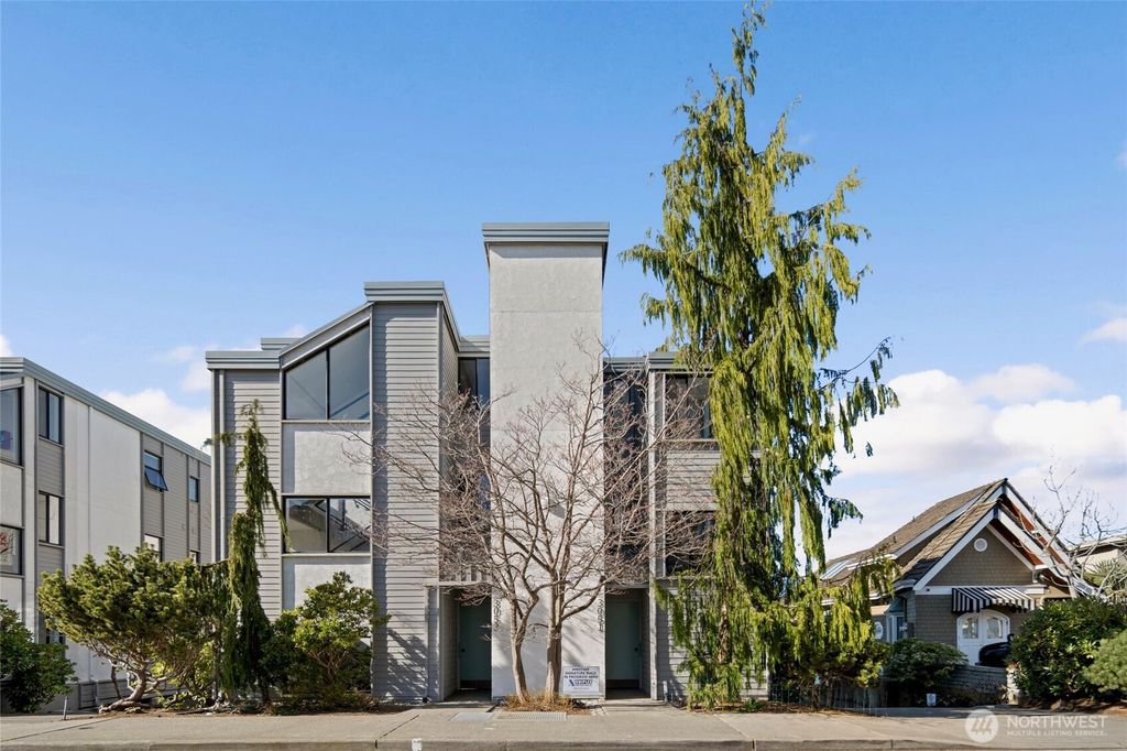 Photo of 3051 Alki Avenue SW #C, Seattle, WA 98116 (MLS # 2499913)