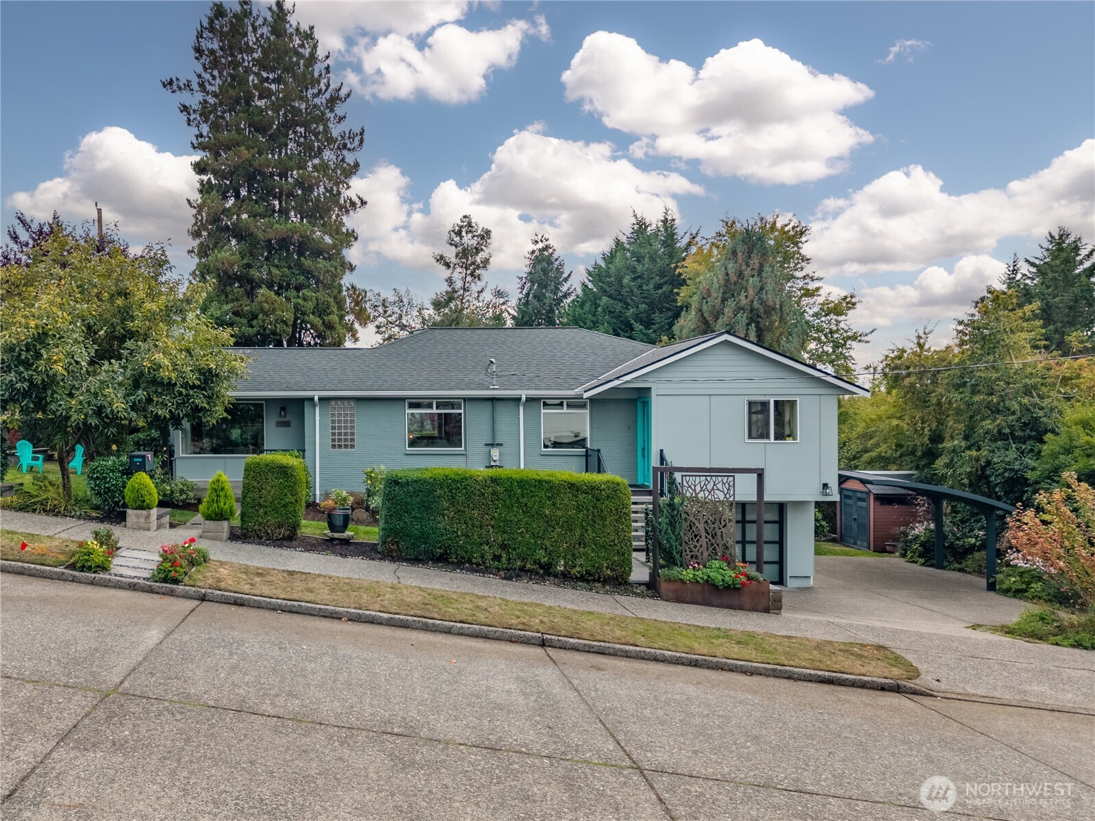 6555 27th Avenue NE