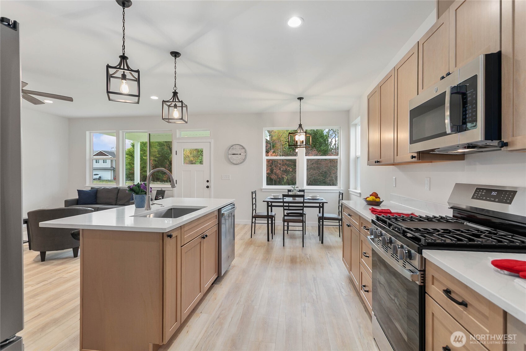 405 E 2nd Street
