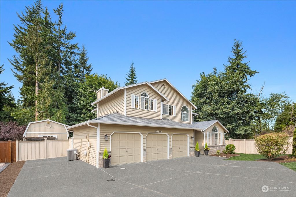 Photo of 10818 27th Avenue SE, Everett, WA 98208 (MLS # 2145667)