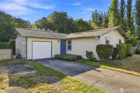 Photo of 283 Pollman Circle, Lynden, WA 98264 (MLS # 2573286)