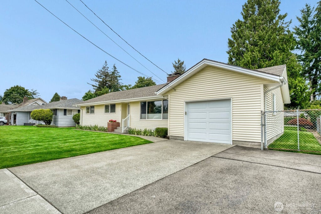 Photo of 16640 40th Avenue S, SeaTac, WA 98188 (MLS # 2552500)