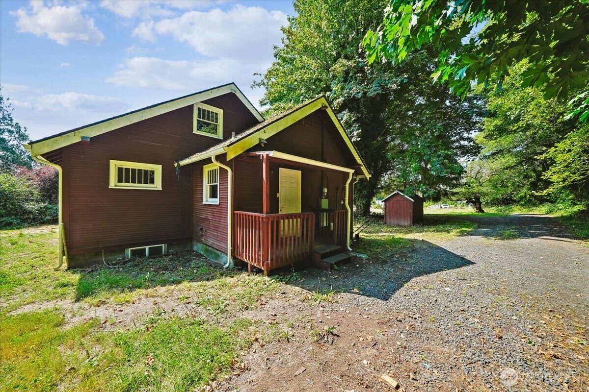 93 Cloquallum Road