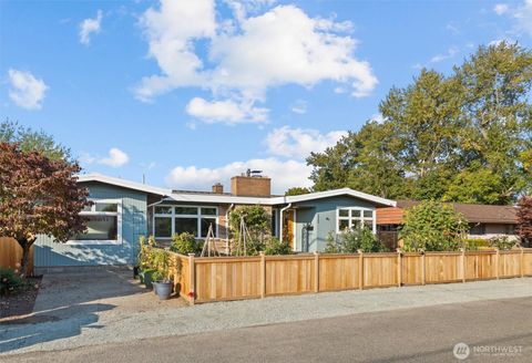 Photo of 2332 S Juneau Street, Seattle, WA 98108 (MLS # 2437521)