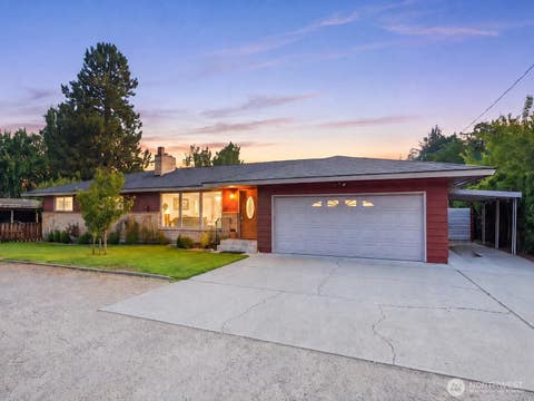 Photo of 567 Dayton Avenue, East Wenatchee, WA 98802 (MLS # 2569763)