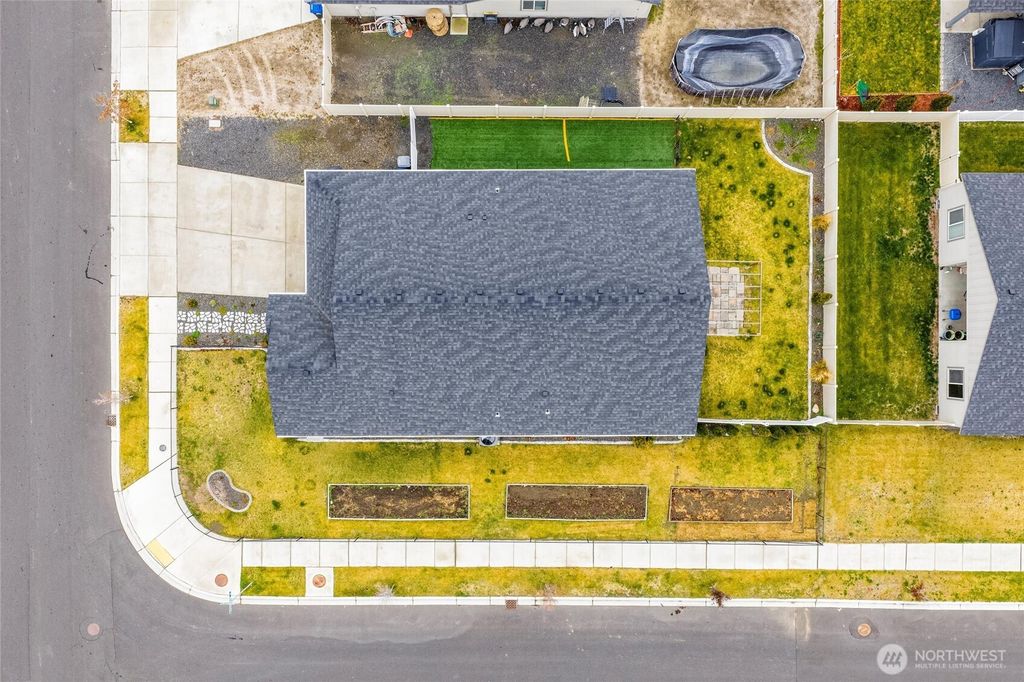 Photo of 4210 Cove West, Moses Lake, WA 98837 (MLS # 2461126)