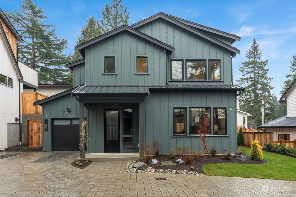 Photo of 11807 NE 75th Lane, Kirkland, WA 98033 (MLS # 2196677)