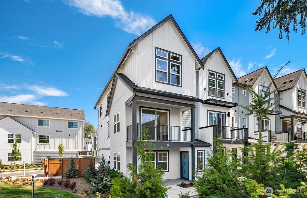 Photo of 20347 90th Drive NE #D, Bothell, WA 98011 (MLS # 2565977)