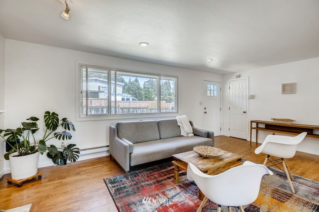 Photo of 14715 8th Avenue S, Burien, WA 98168 (MLS # 1966019)