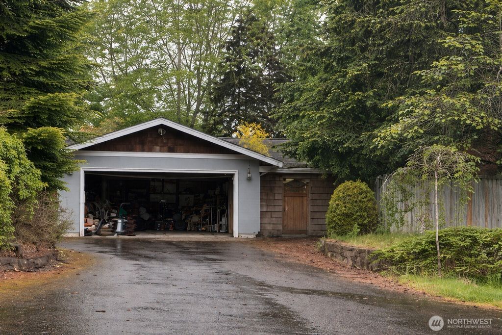 Photo of 10221 SE 192nd St St, Renton, WA 98058 (MLS # 2464377)