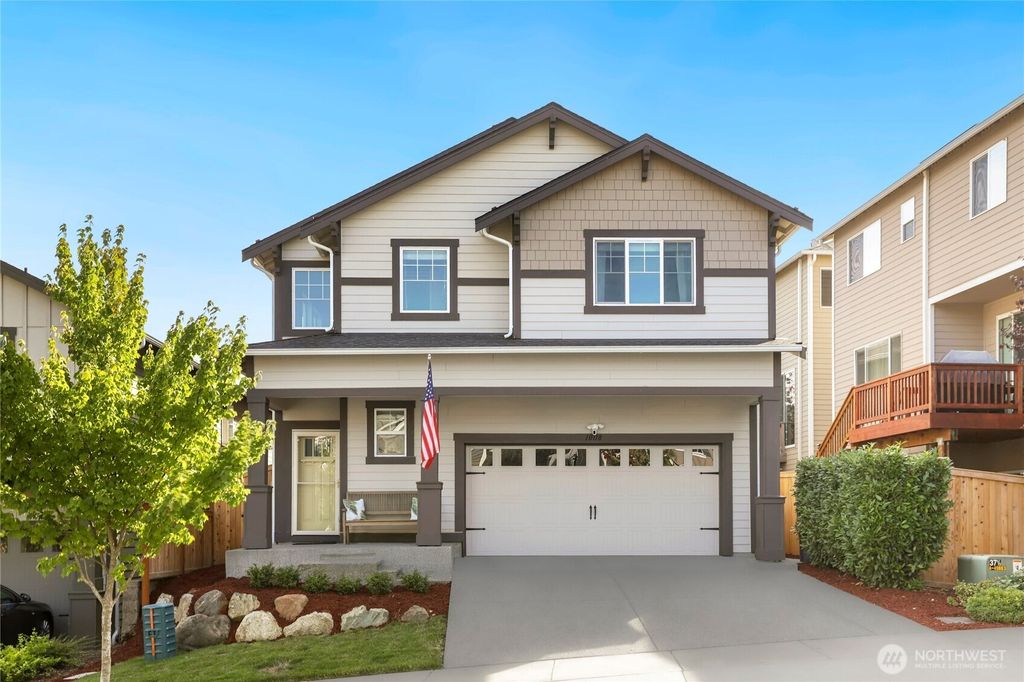 Photo of 10118 15th Place SE, Lake Stevens, WA 98258 (MLS # 2432801)