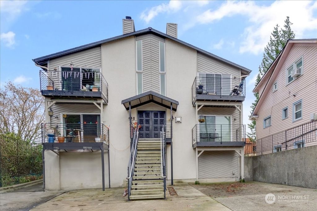 Photo of 3211 Nassau Street #2, Everett, WA 98201 (MLS # 2321263)
