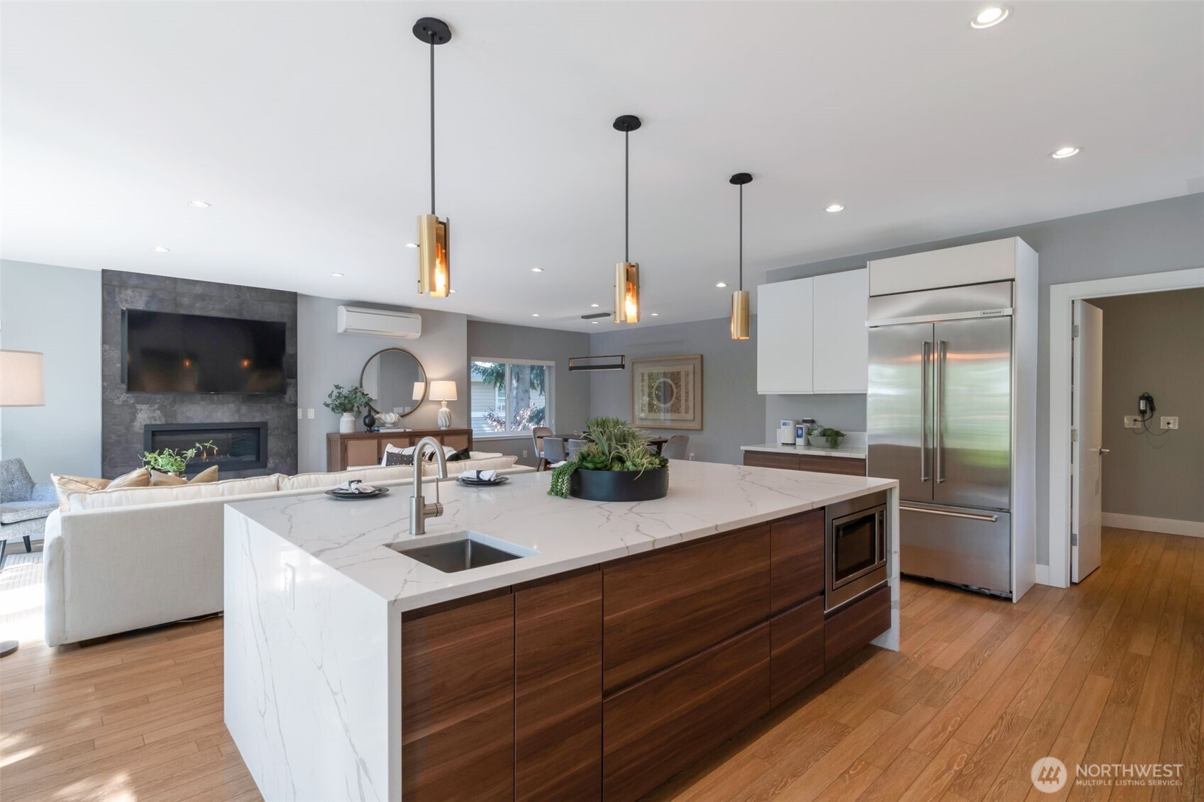 2561 NE 85th Street