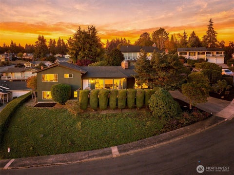 Photo of 1023 S 286th Place, Federal Way, WA 98003 (MLS # 2579433)