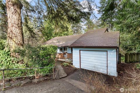 Photo of 13758 Palatine Avenue N, Seattle, WA 98133 (MLS # 2488542)