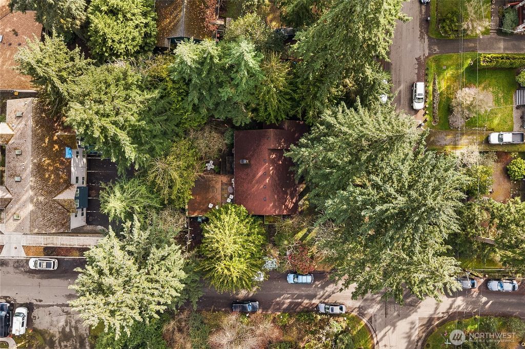 Photo of 13758 Palatine Avenue N, Seattle, WA 98133 (MLS # 2488542)
