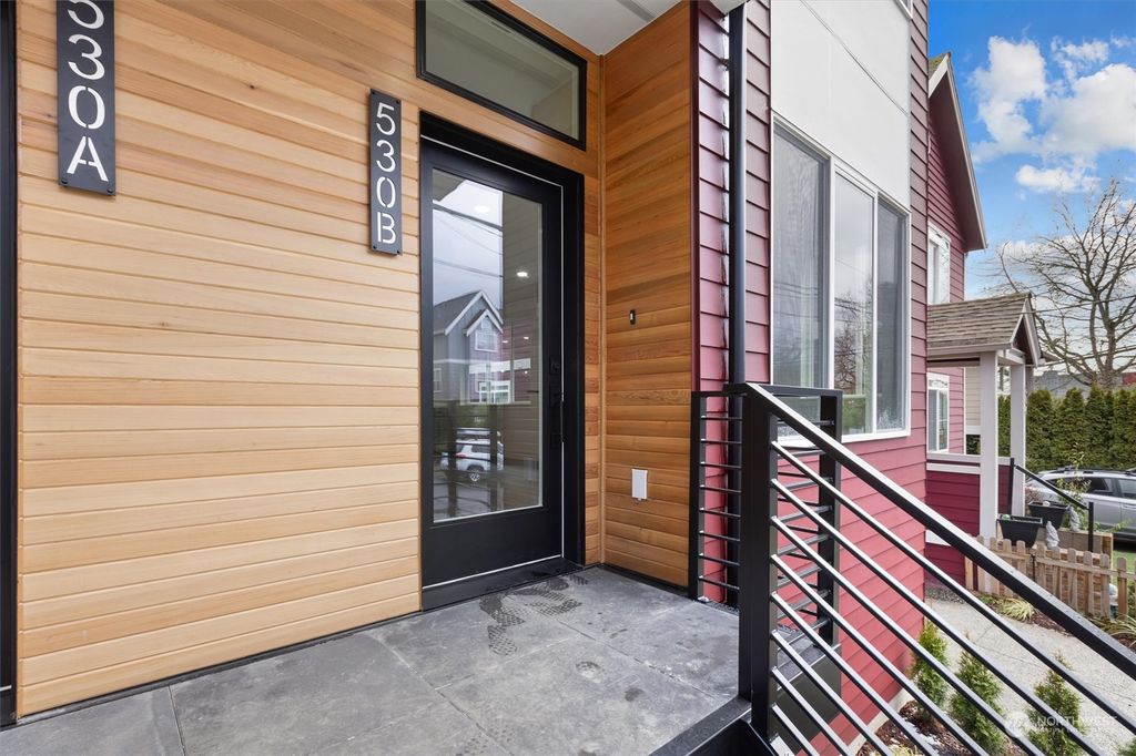 Photo of 530 25th Avenue S #B, Seattle, WA 98144 (MLS # 2041074)