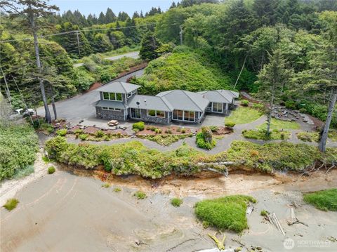 6 Diamond Drive Pacific Beach WA 98571