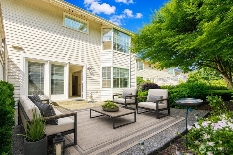 2009 Mill Pointe Drive SE