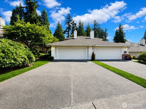 Photo of 2009 Mill Pointe Drive SE, Bothell, WA 98012 (MLS # 2544888)