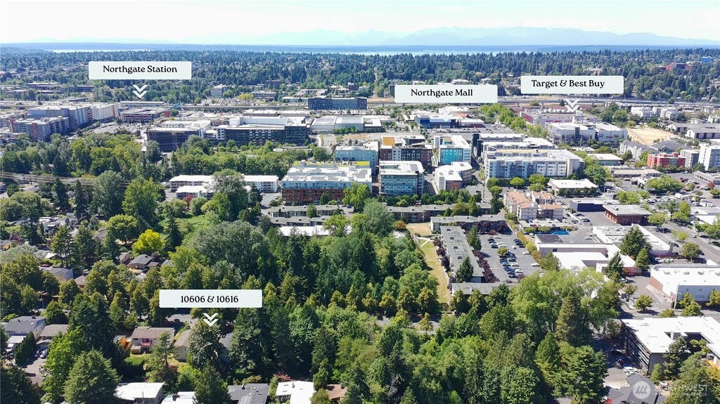 Photo of 10616 Roosevelt Way NE, Seattle, WA 98125 (MLS # 2563703)
