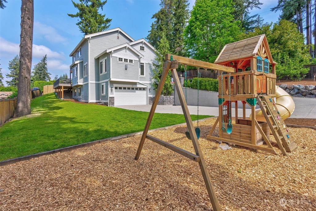 Photo of 19302 SE 24th Way, Sammamish, WA 98075 (MLS # 2071706)