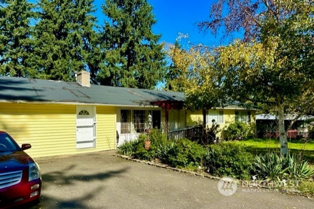 Photo of 608 S 304th Street, Federal Way, WA 98003 (MLS # 2172030)