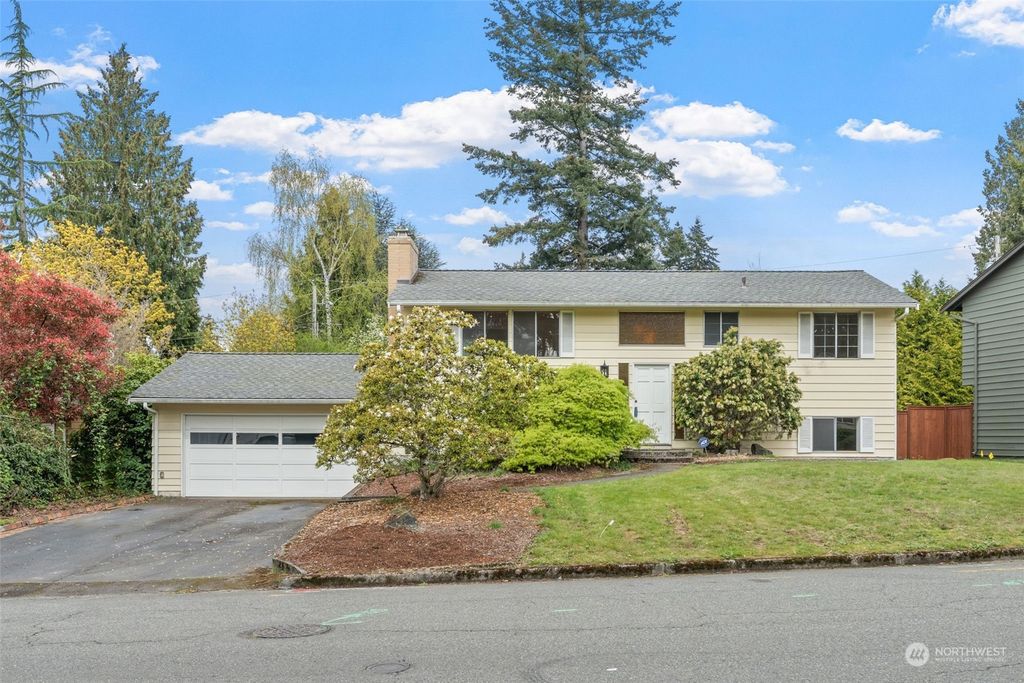 Photo of 32131 10th Avenue S, Federal Way, WA 98003 (MLS # 2063981)