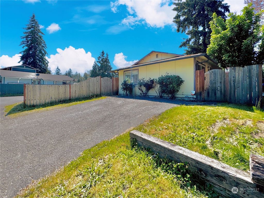 Photo of 11830 SE 318th Place, Auburn, WA 98092 (MLS # 2249366)