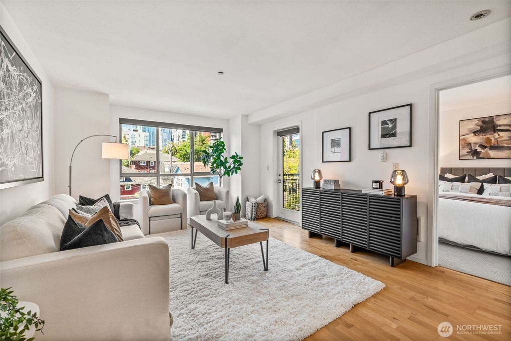 Photo of 412 11th Avenue #503, Seattle, WA 98122 (MLS # 2415022)