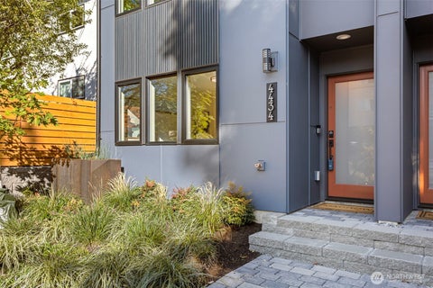Photo of 4434 Dayton Avenue N, Seattle, WA 98103 (MLS # 2591416)