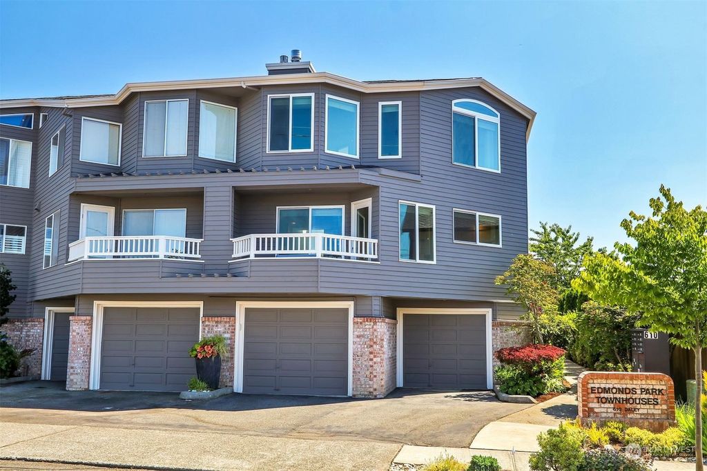 Photo of 610 Daley Street #E, Edmonds, WA 98020 (MLS # 2272338)
