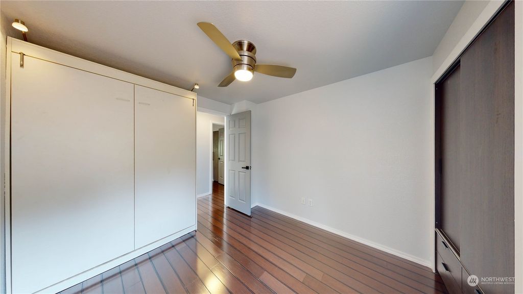 listing image 9367411219383025447