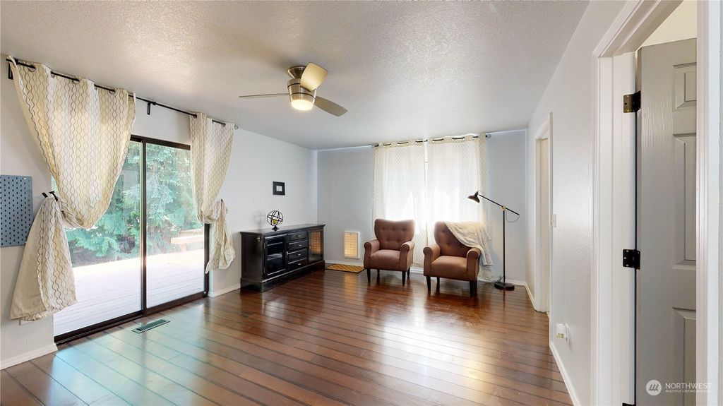 listing image 9363056673192847621