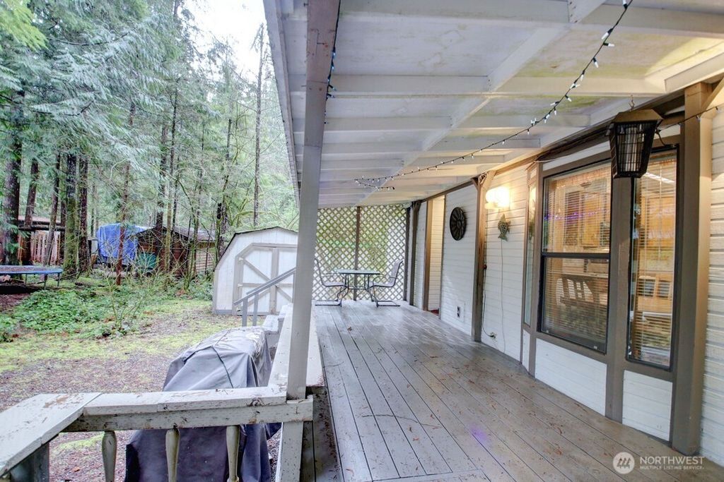 Photo of 96 Sunset Circle, Deming, WA 98244 (MLS # 2492681)