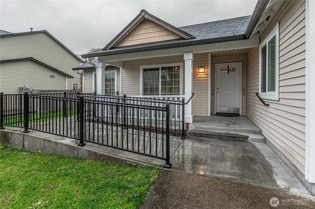 Photo of 1507 E 3rd Way, La Center, WA 98629 (MLS # 2457899)