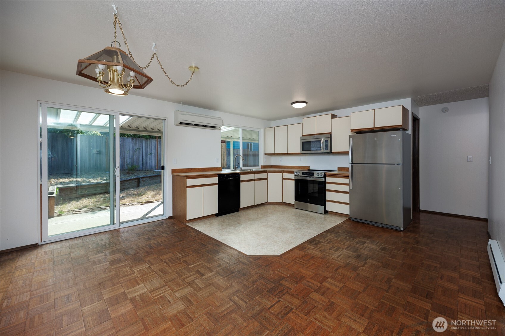 University Place, Washington 98467, United States, 3 Bedrooms Bedrooms, ,2 BathroomsBathrooms,Residential,Pending,223226