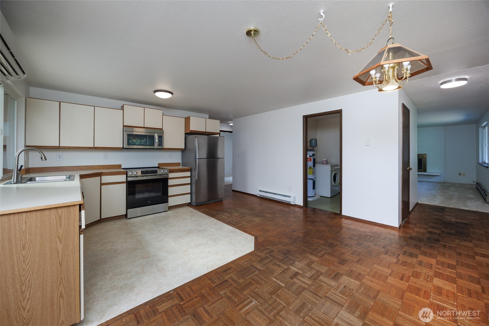 University Place, Washington 98467, United States, 3 Bedrooms Bedrooms, ,2 BathroomsBathrooms,Residential,Pending,223226