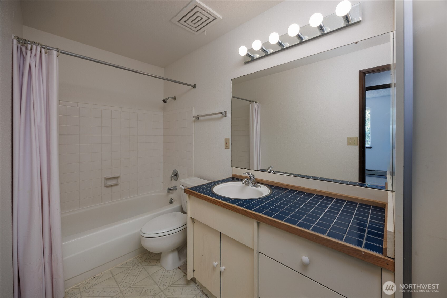 University Place, Washington 98467, United States, 3 Bedrooms Bedrooms, ,2 BathroomsBathrooms,Residential,Pending,223226